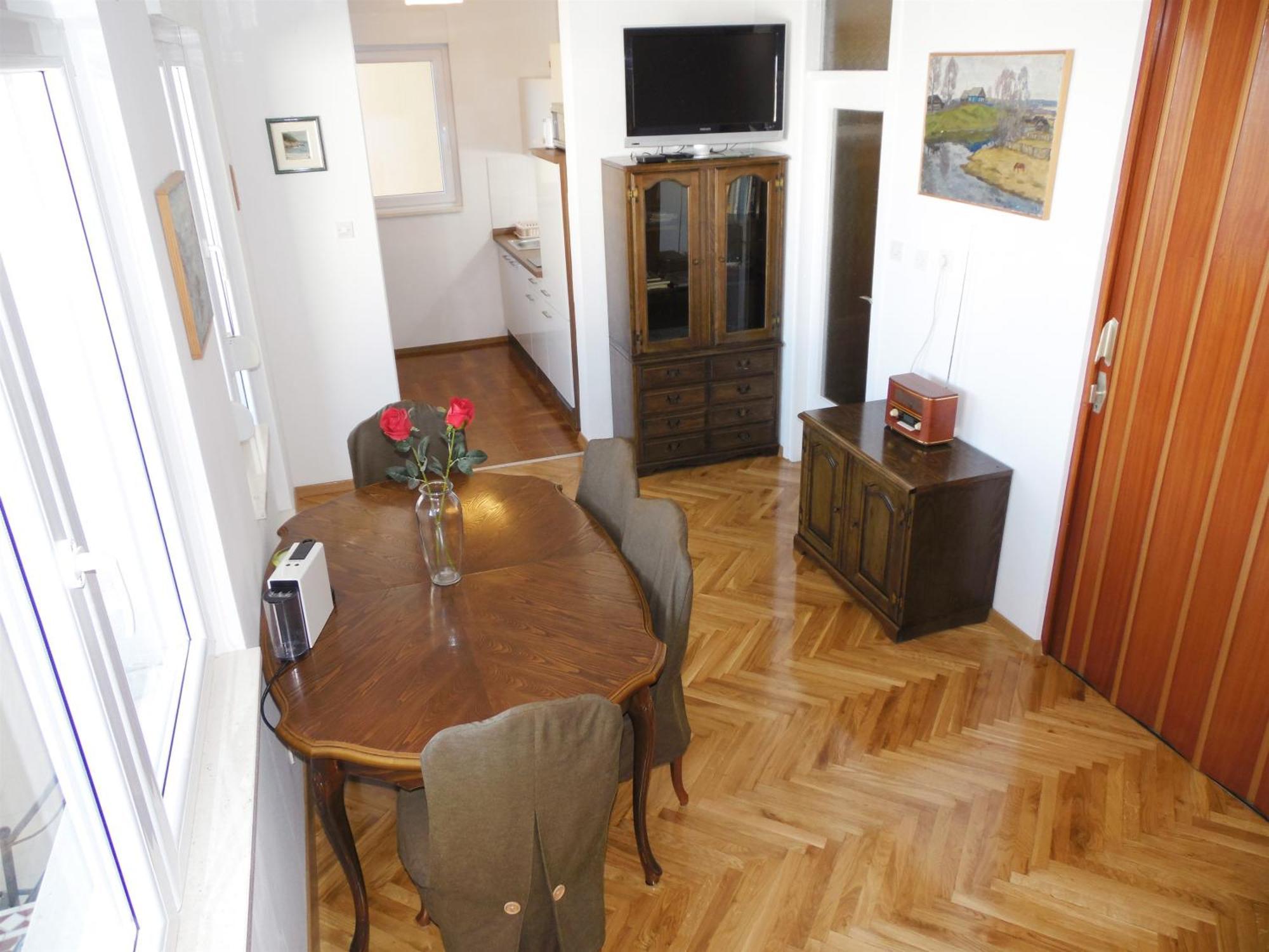 Apartman Eurit Shown In Detail